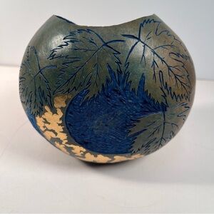 Handcrafted Blue and Gold Leaf gourd vase